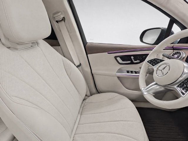 Used 2023 Mercedes-Benz EQE 350+ 4MATIC SUV image 19