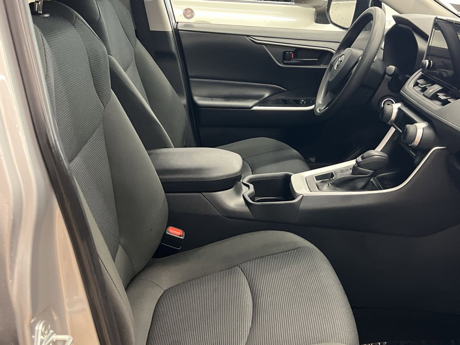 Used 2024 Toyota RAV4 LE image 24