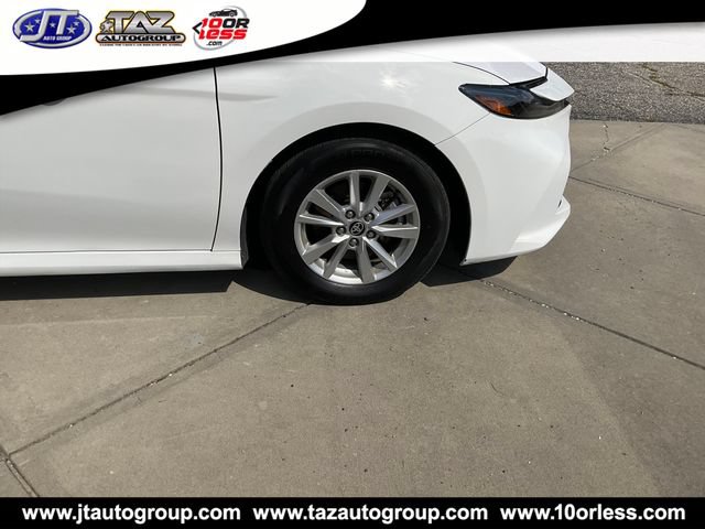 Used 2025 Toyota Camry LE FWD image 9