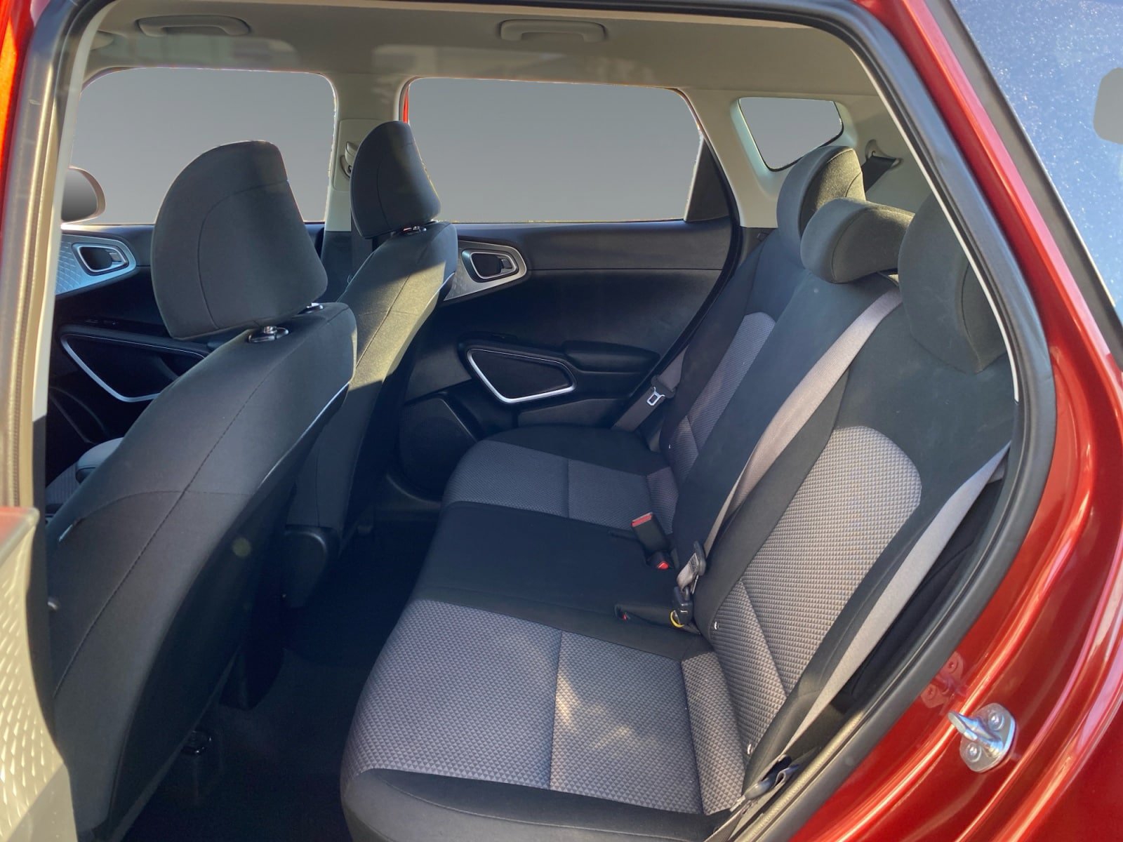 Used 2025 Kia Soul LX FWD image 13