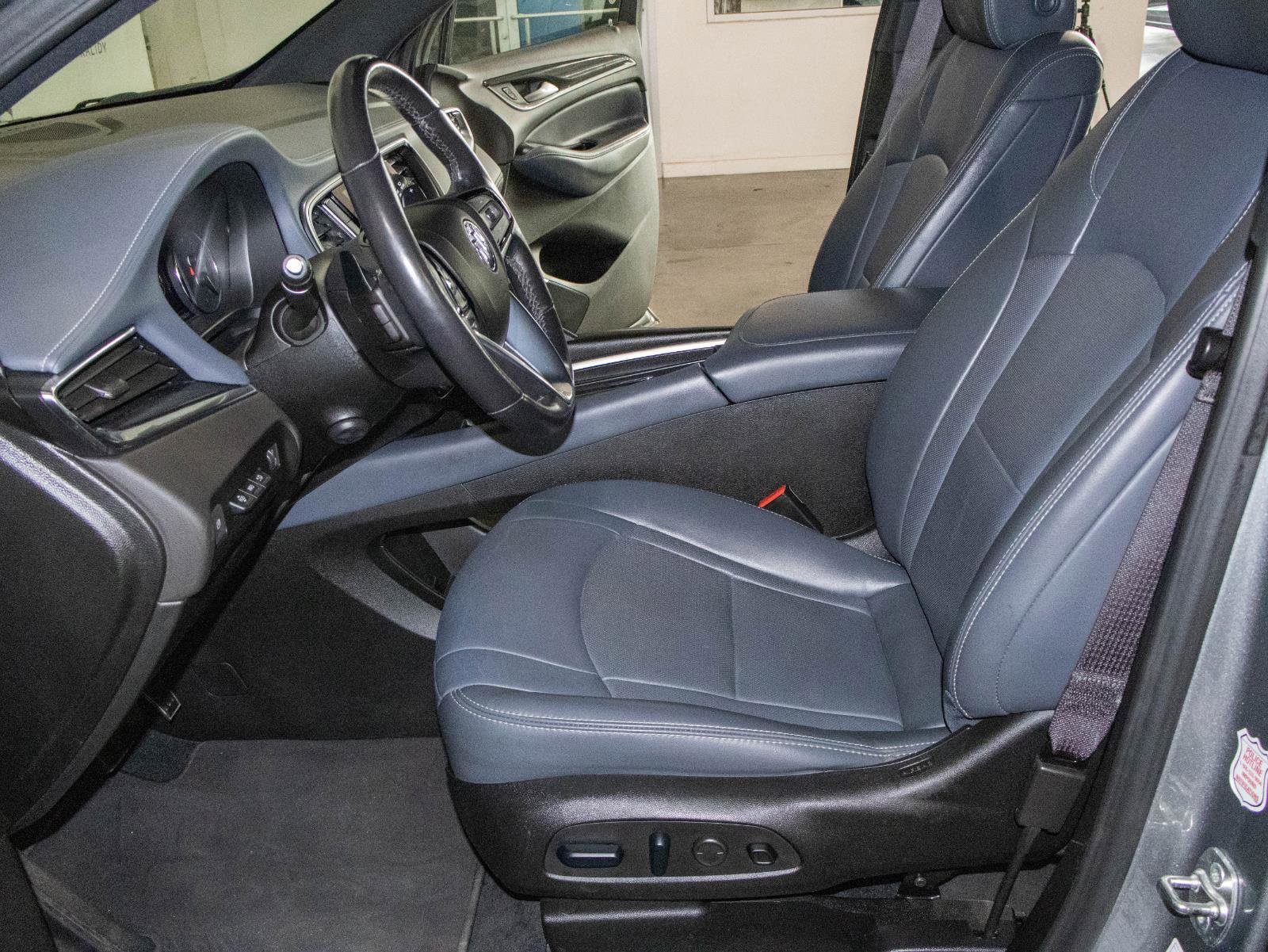 Used 2024 Buick Enclave Premium image 8