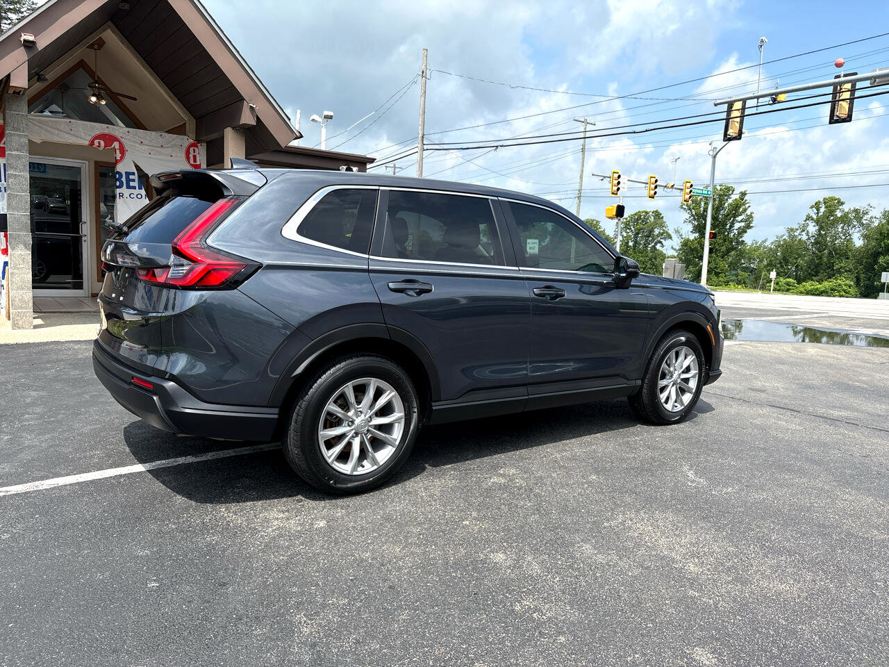 Used 2023 Honda CR-V EX image 5