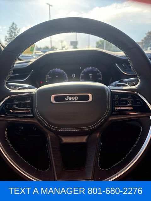Used 2023 Jeep Grand Cherokee Overland w/ Luxury Tech Group IV AWD/4WD image 13