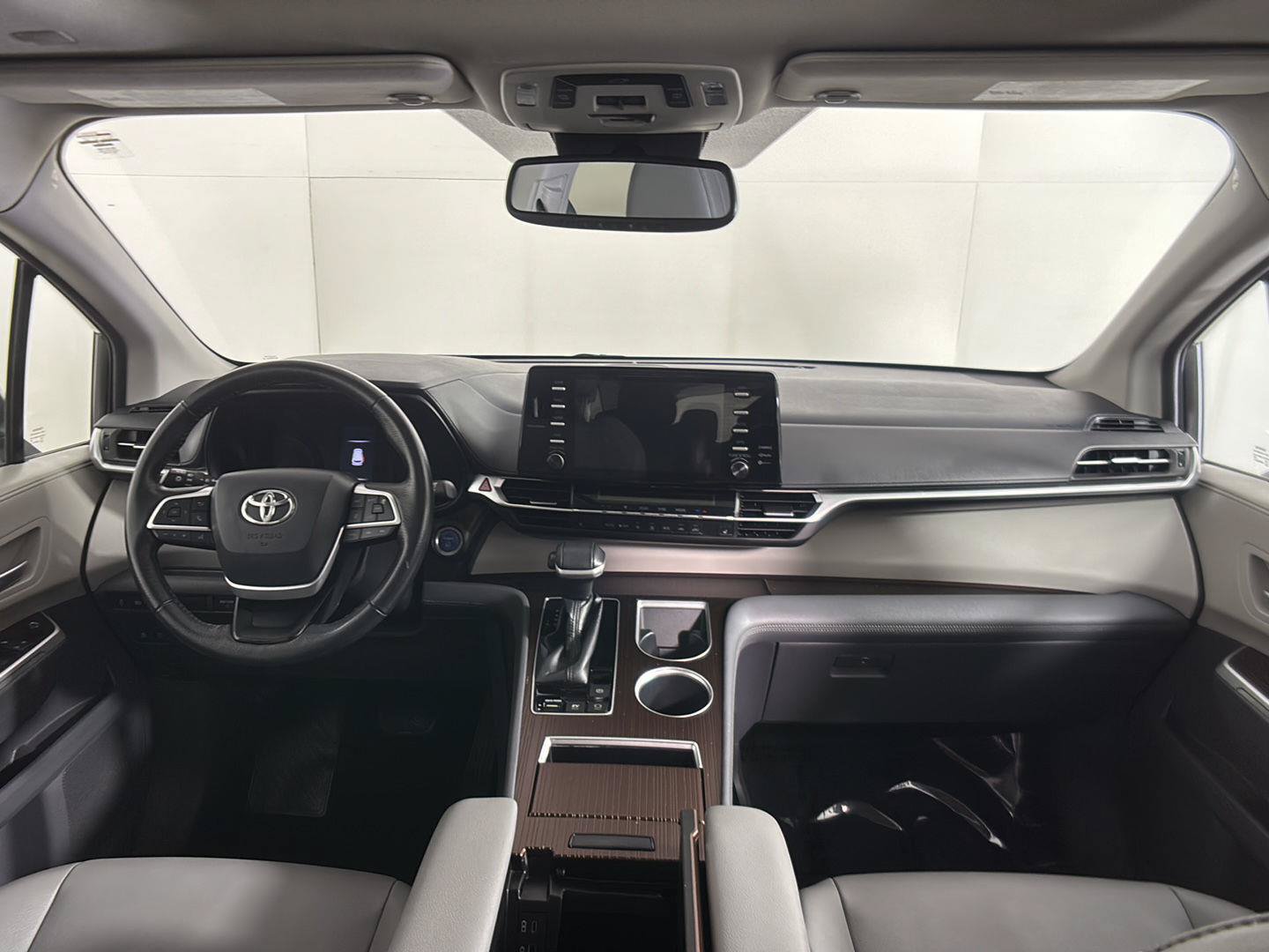 Used 2021 Toyota Sienna XLE FWD image 21