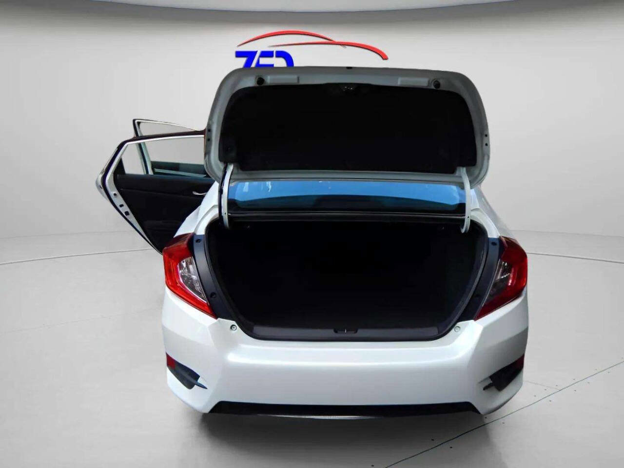 Used 2018 Honda Civic EX image 11