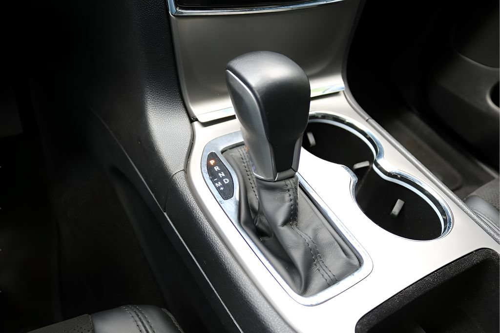 Used 2022 Jeep Grand Cherokee Laredo X RWD image 30