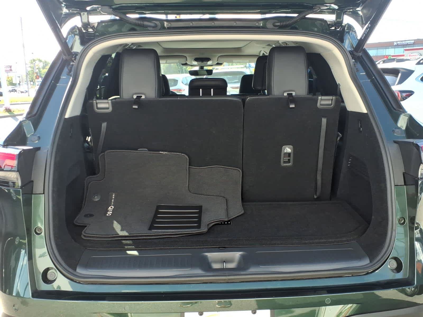 Certified 2026 INFINITI QX60 Luxe w/ Cargo Package AWD/4WD image 17