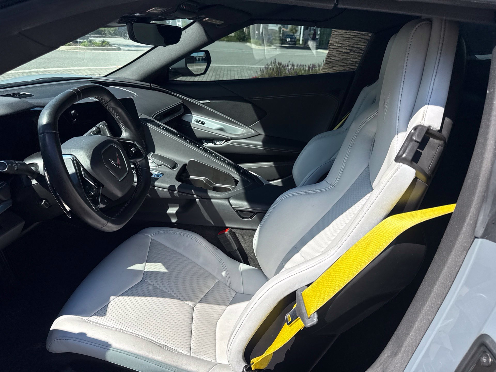 Used 2024 Chevrolet Corvette Stingray Convertible w/ Z51 Performance Package RWD image 3