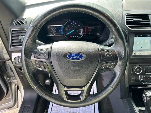 Used 2018 Ford Explorer XLT w/ Equipment Group 201A FWD image 16