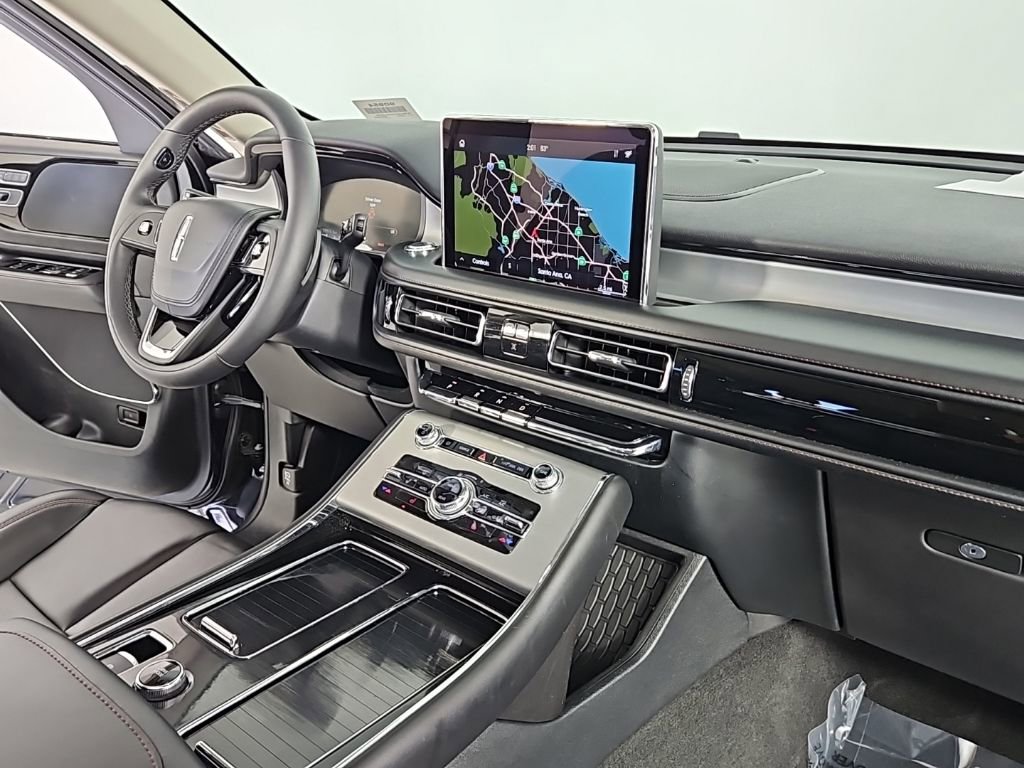 Used 2023 Lincoln Aviator AWD w/ Premium Package image 13