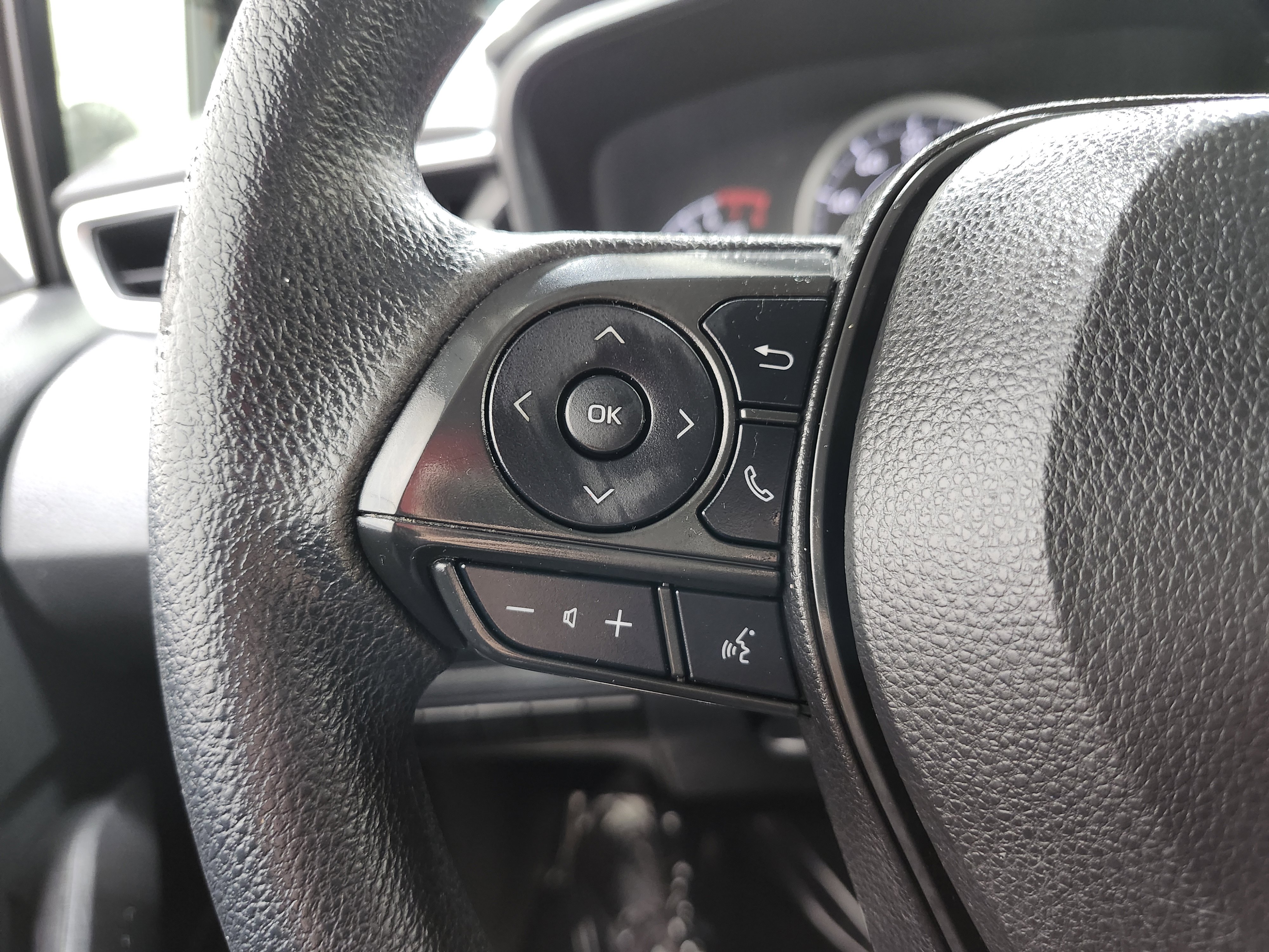 Used 2022 Toyota Corolla LE image 31