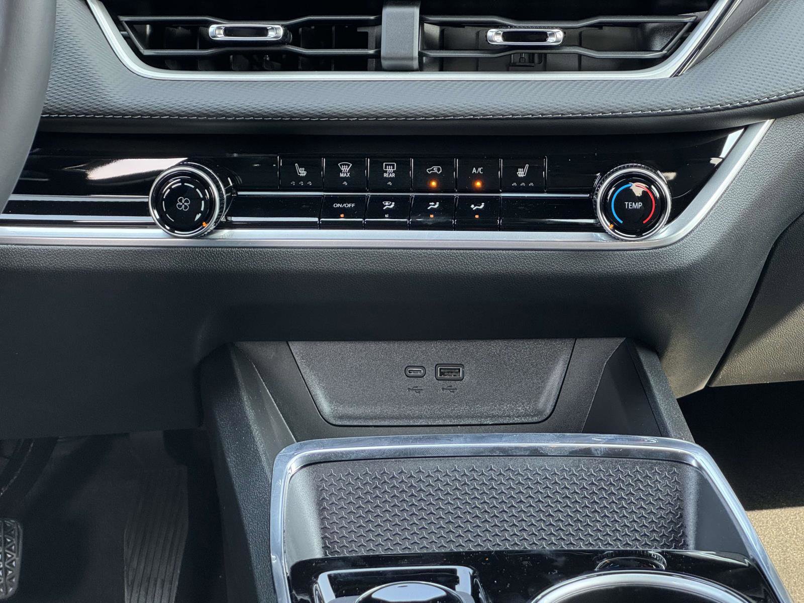 New 2026 Chevrolet Equinox LT w/ Safety and Technology Package image 5