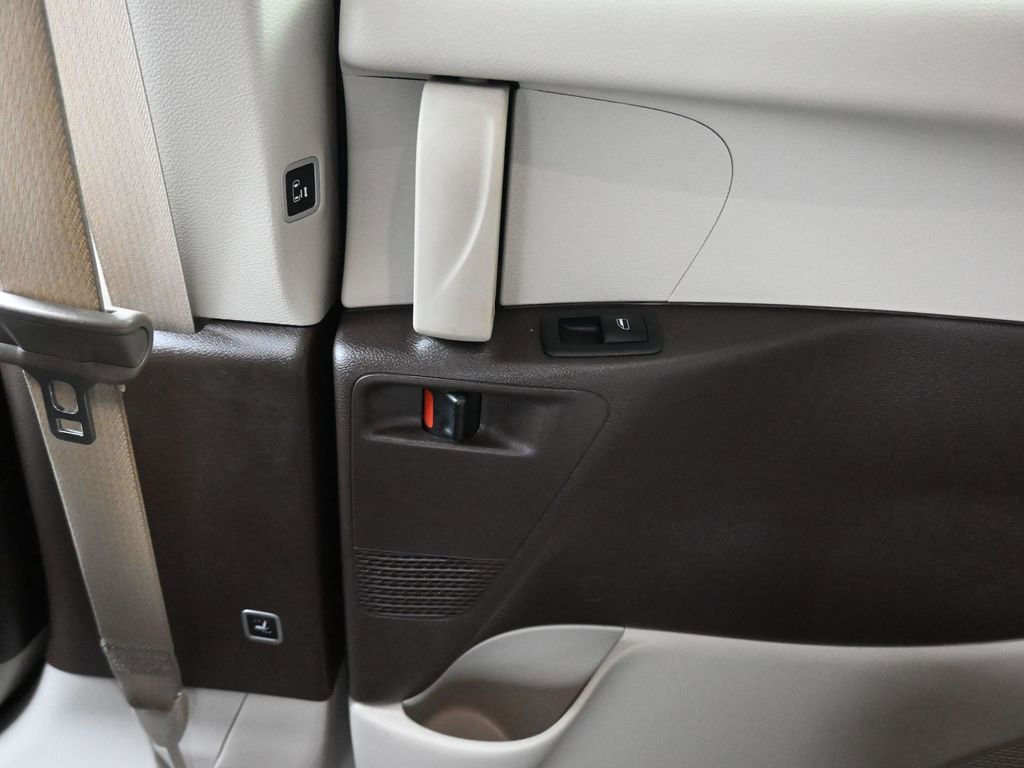 Used 2021 Chrysler Pacifica Touring-L image 44