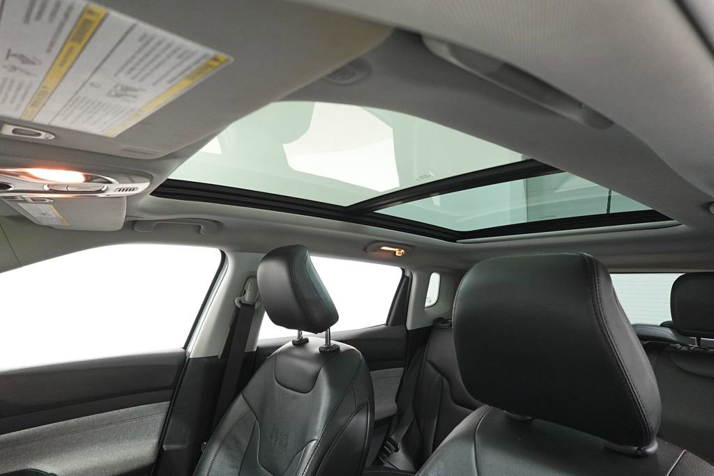 Used 2022 Jeep Compass Latitude w/ Sun and Sound Group image 13