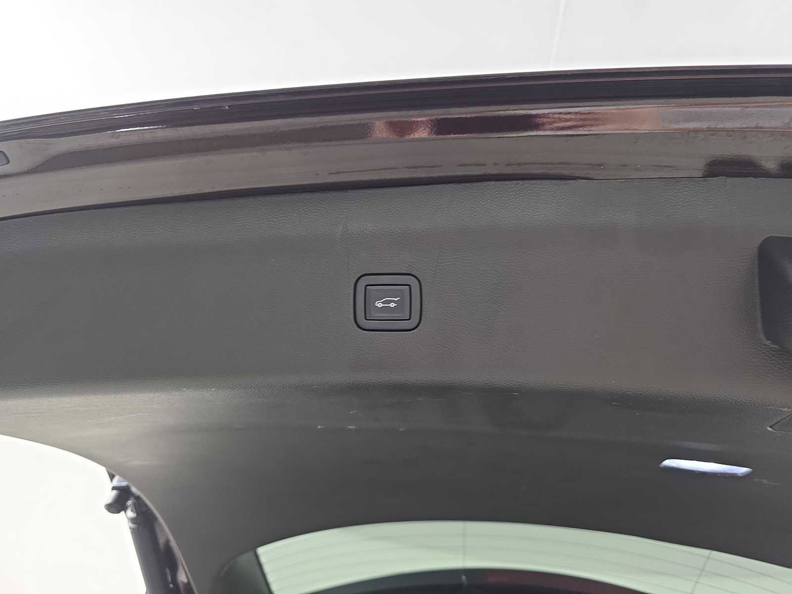 Used 2023 Buick Enclave Avenir w/ Avenir Technology Package image 41