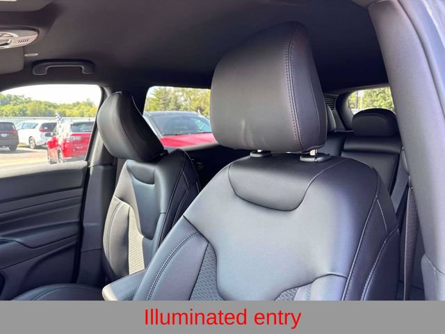 New 2026 Jeep Compass Latitude AWD/4WD image 12