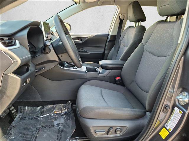 Used 2025 Toyota RAV4 XLE AWD/4WD image 15