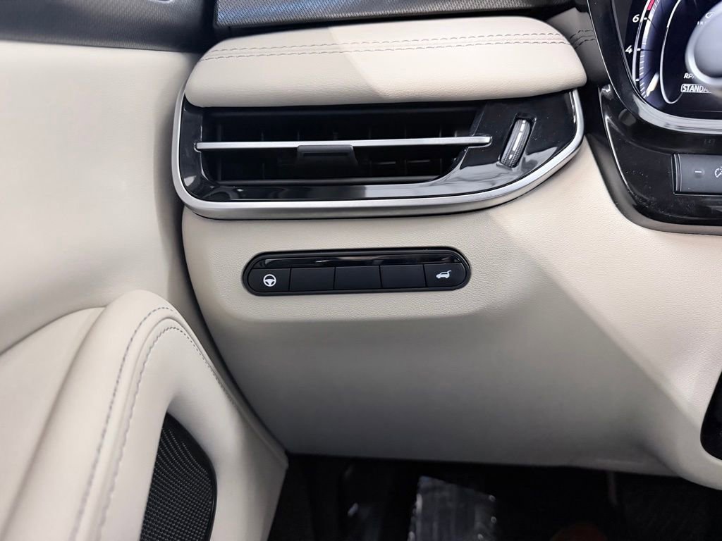 Certified 2023 INFINITI QX60 Luxe w/ Cargo Package FWD image 24