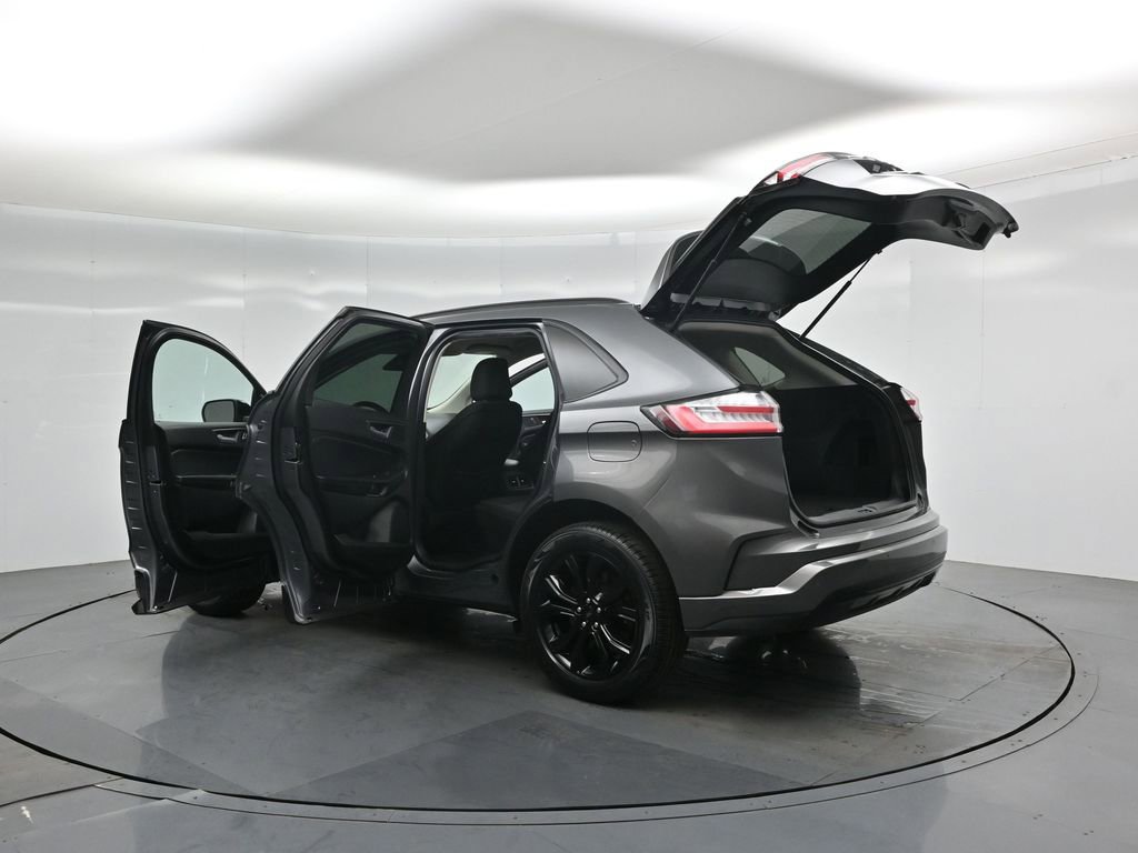 Certified 2022 Ford Edge SE w/ Black Appearance Package image 35
