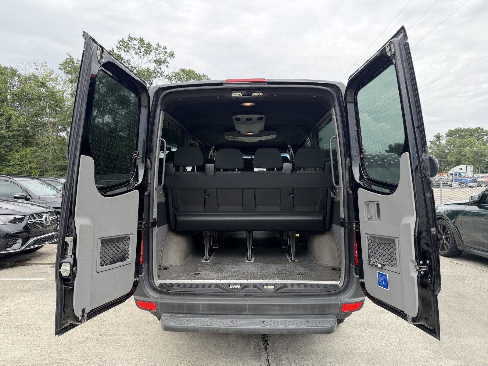 Used 2016 Mercedes-Benz Sprinter 2500 image 23