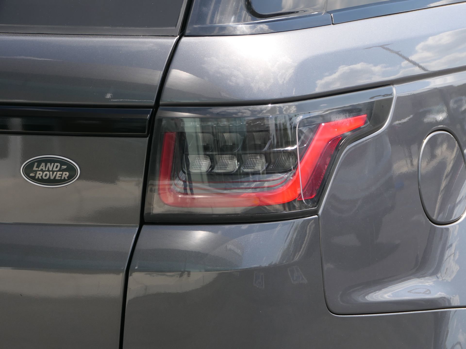 Used 2018 Land Rover Range Rover Sport Supercharged image 4