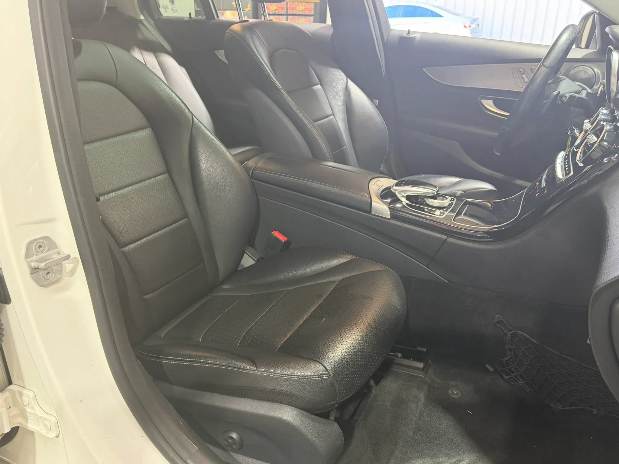 Used 2016 Mercedes-Benz C 300 4MATIC Sedan w/ Multimedia Package image 15