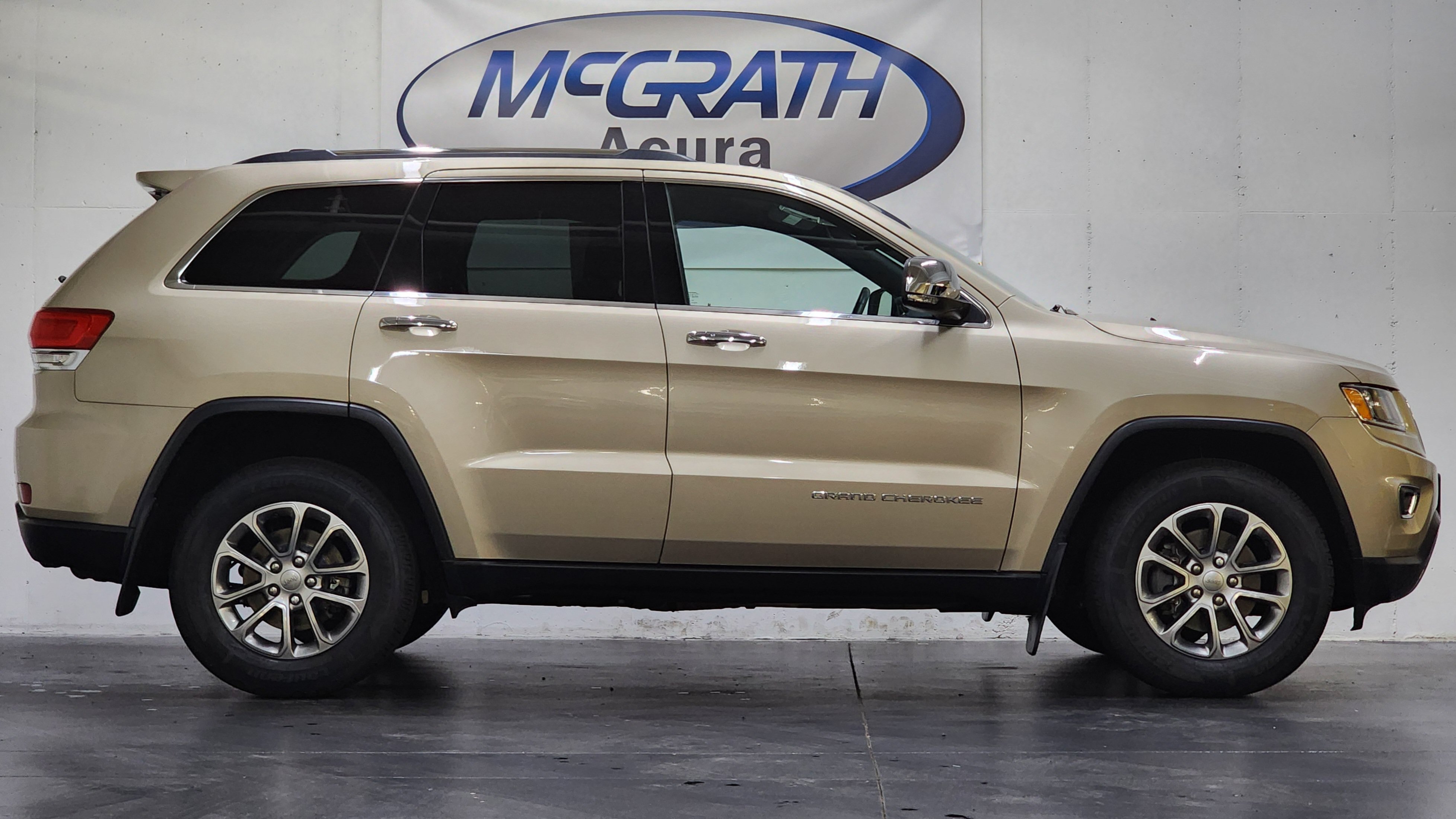 Used 2015 Jeep Grand Cherokee Limited AWD/4WD image 3