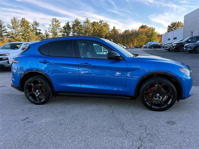 Used 2024 Alfa Romeo Stelvio Veloce image 2
