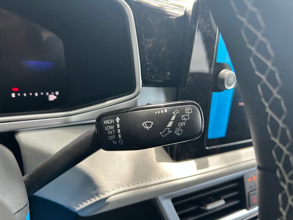 New 2026 Volkswagen Taos SE FWD image 23