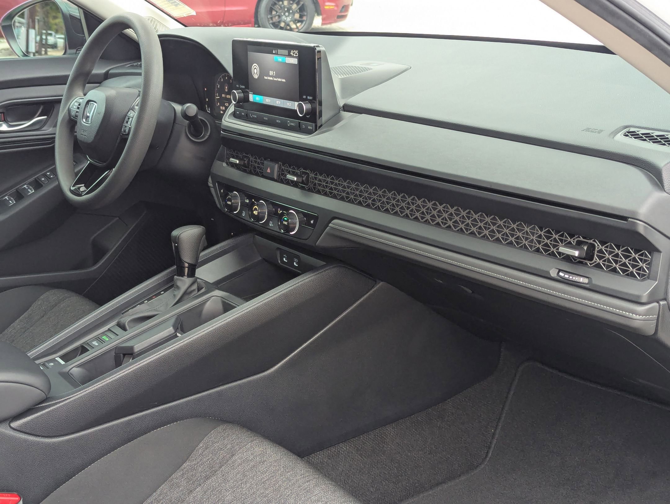 Used 2025 Honda Accord SE image 29