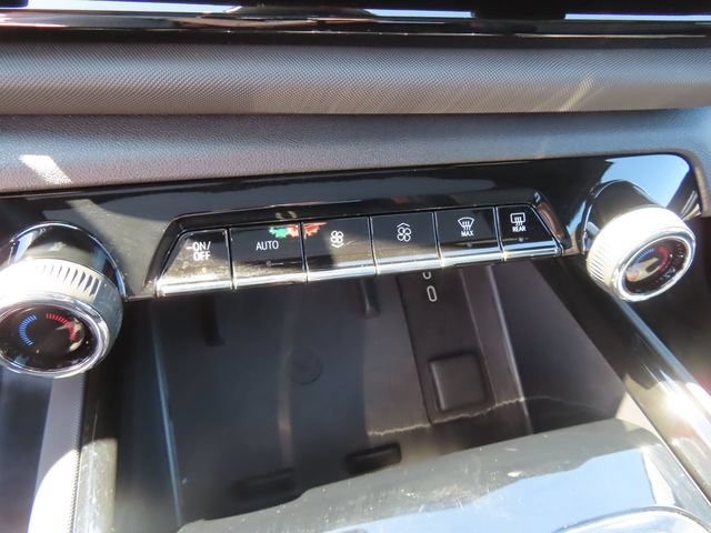 Used 2025 Chevrolet Silverado EV RST AWD/4WD image 39