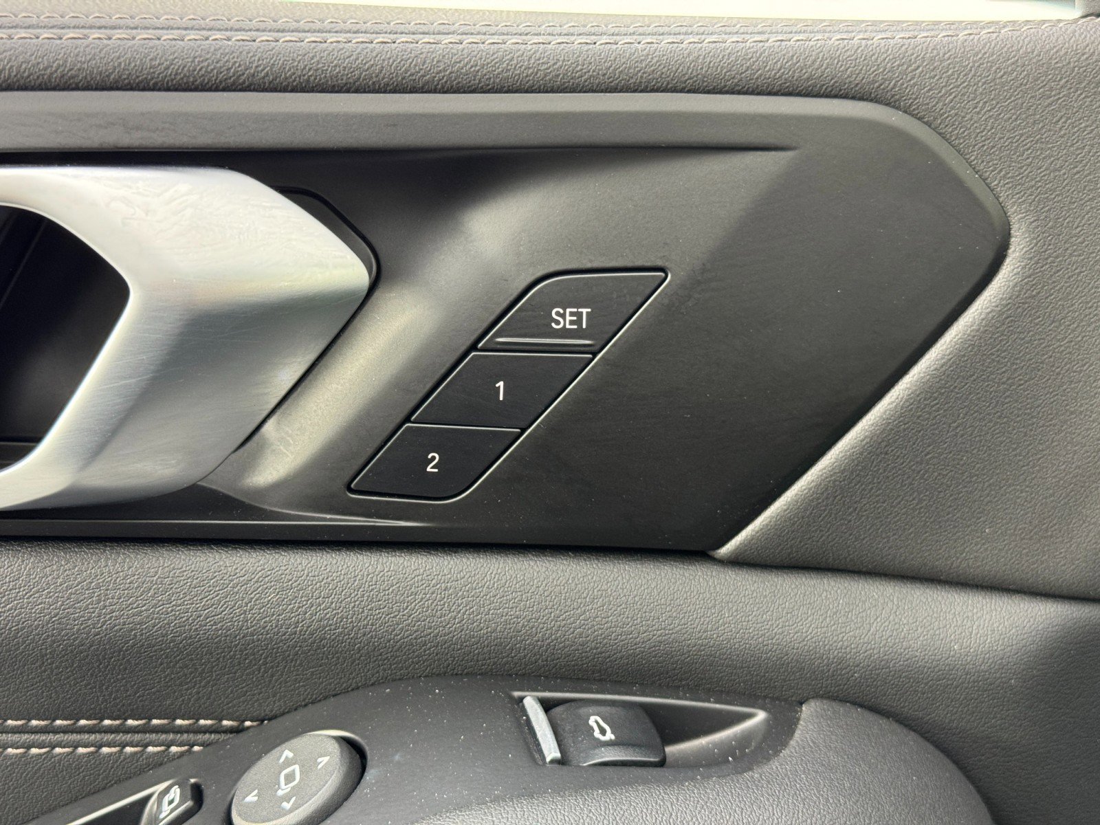 Used 2024 BMW X5 xDrive50e w/ M Sport Package image 17