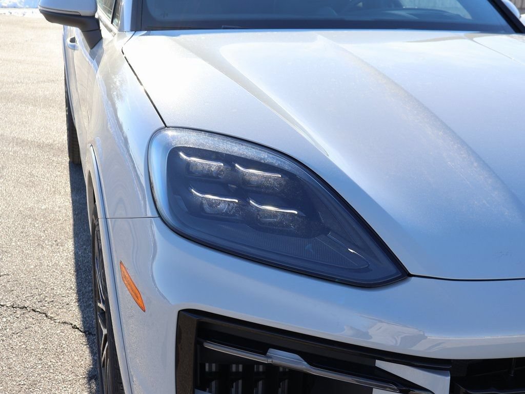 New 2026 Porsche Cayenne Coupe AWD/4WD image 14
