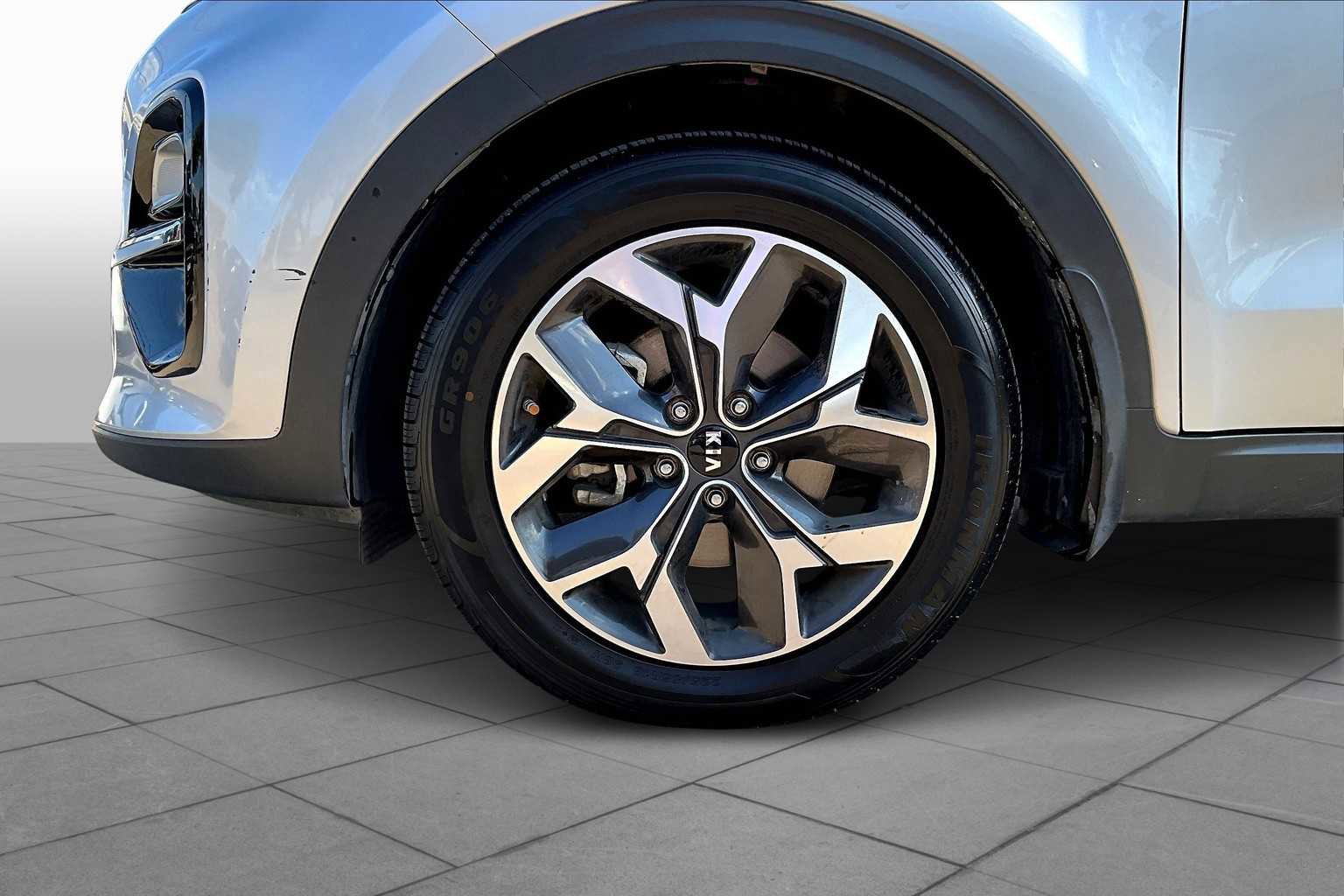 Used 2020 Kia Sportage EX image 19