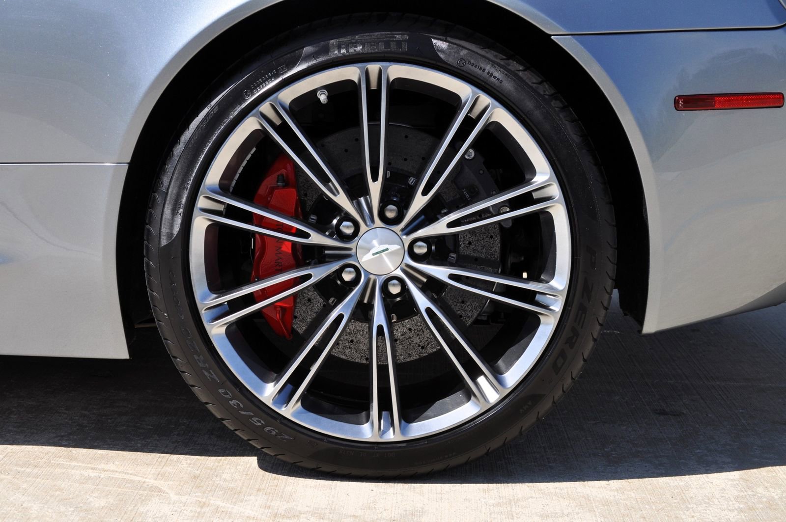 Used 2012 Aston Martin Virage Coupe RWD image 11