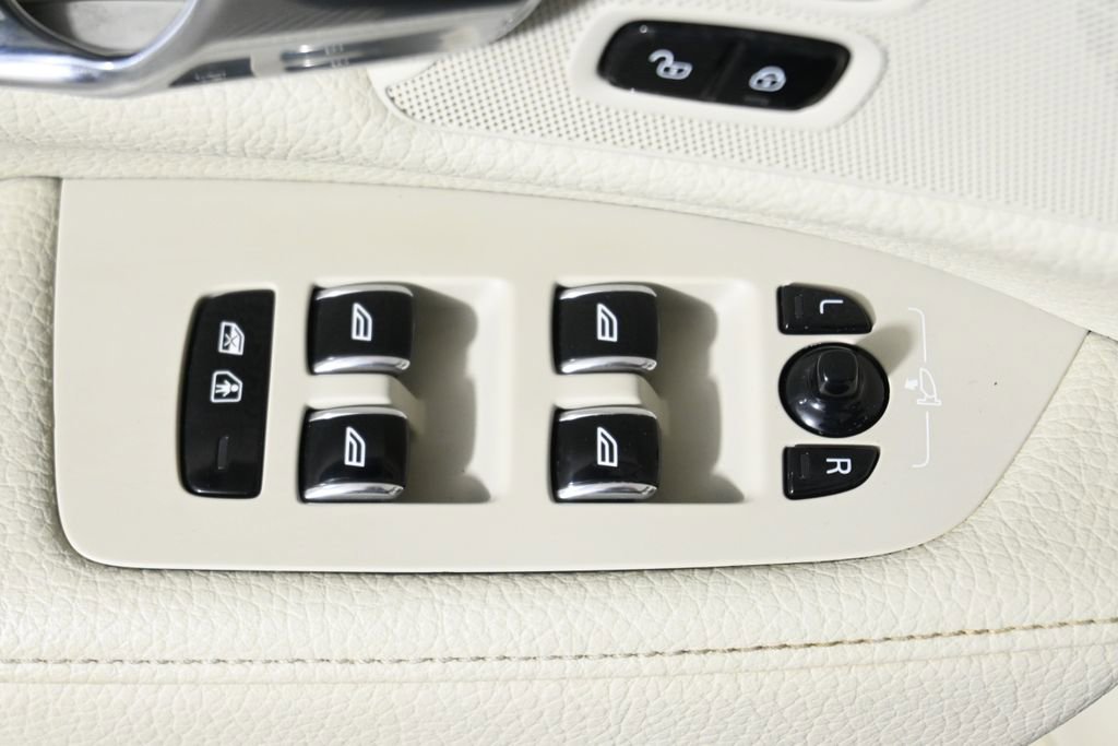 Used 2018 Volvo S90 T5 Momentum w/ Convenience Package image 28