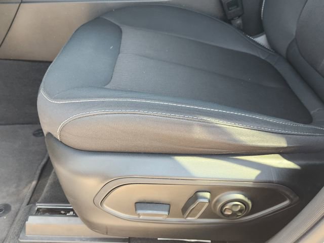 Used 2024 Jeep Grand Cherokee L Laredo RWD image 18