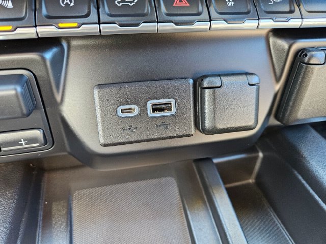 Used 2021 GMC Sierra 1500 AT4 w/ Technology Package AWD/4WD image 37