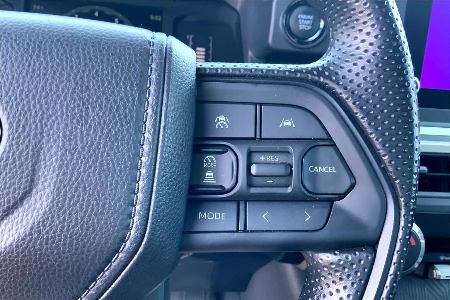 Used 2025 Toyota Tacoma SR5 AWD/4WD image 25