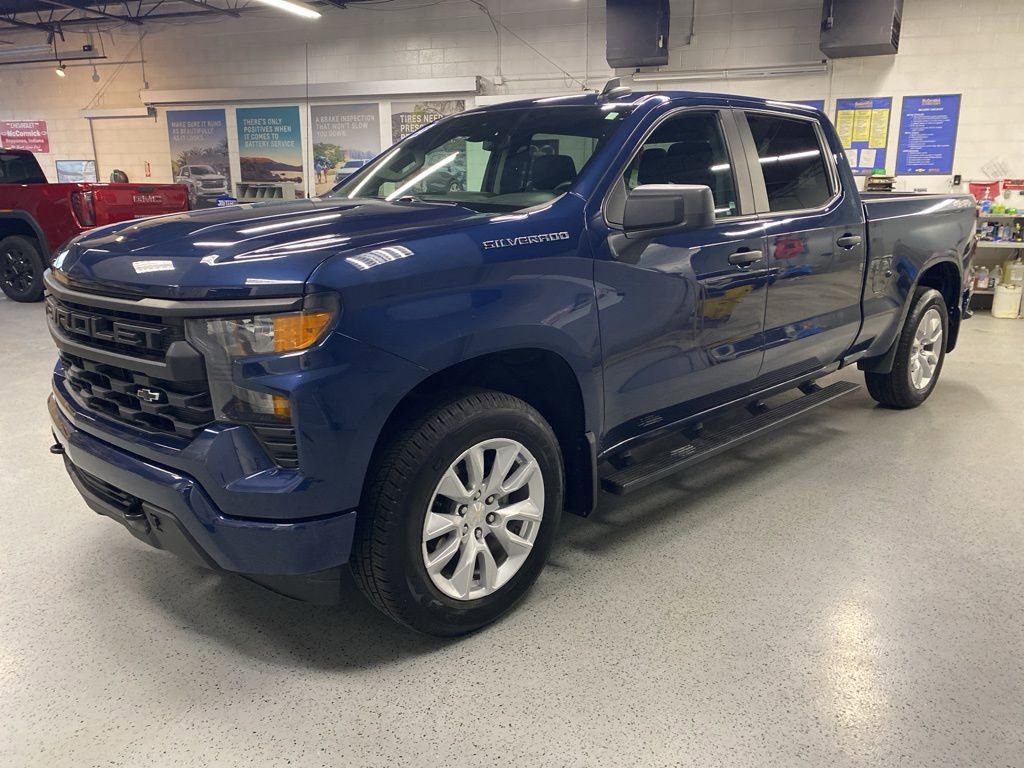 Used 2023 Chevrolet Silverado 1500 Custom image 3