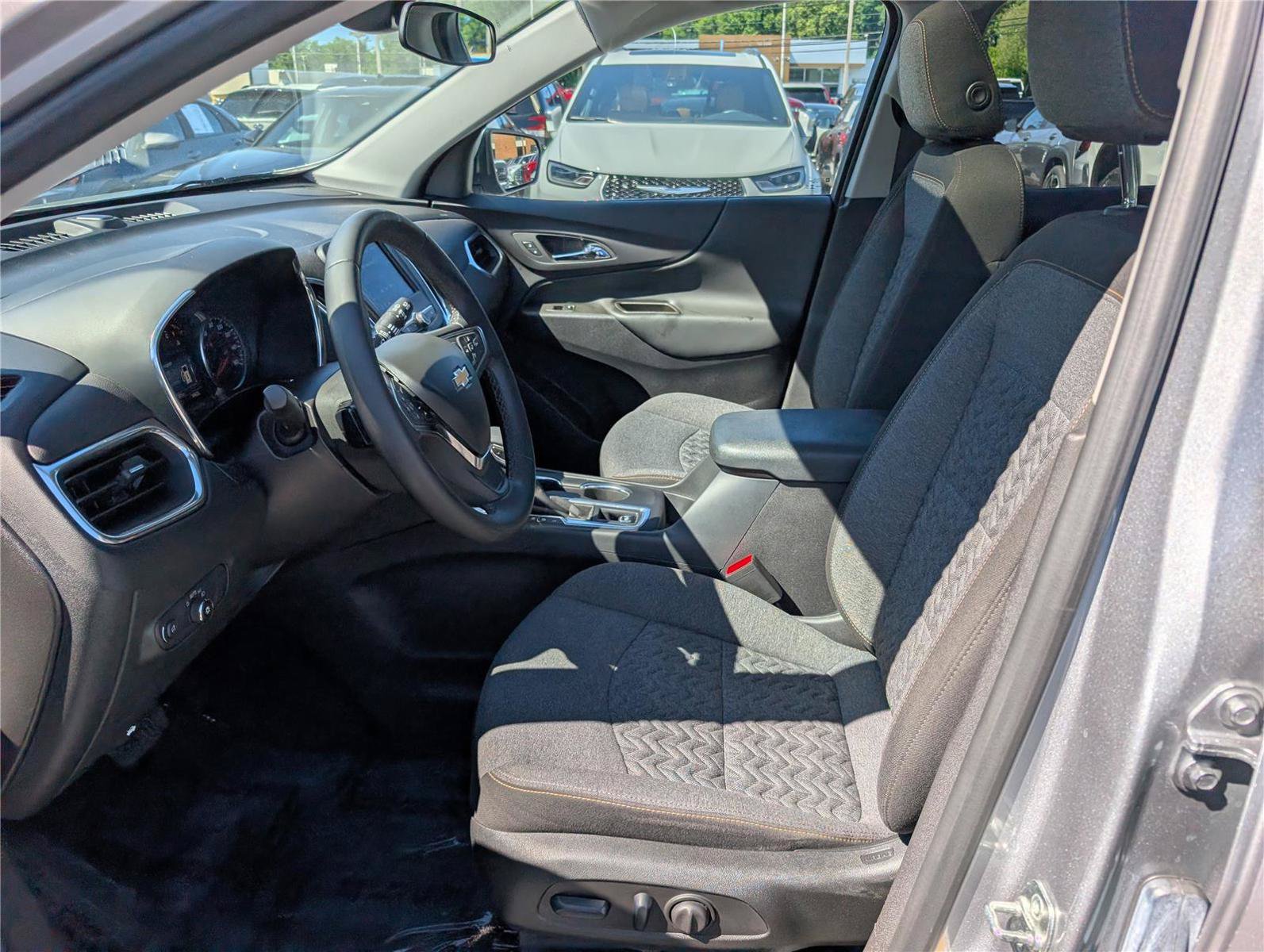 Used 2024 Chevrolet Equinox LT AWD/4WD image 17