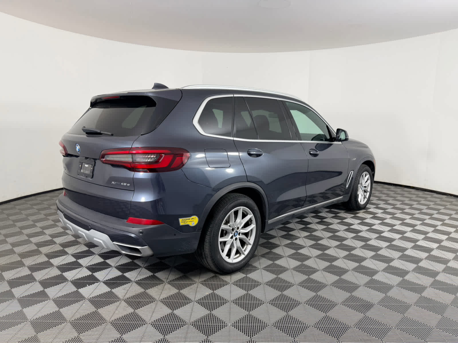 Used 2022 BMW X5 xDrive45e w/ Executive Package image 4