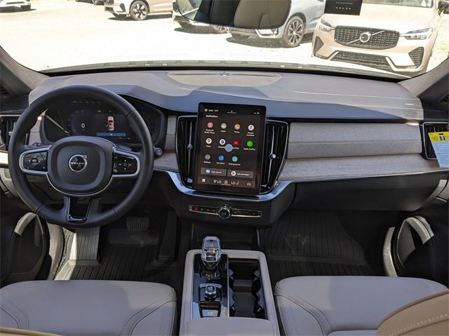 New 2025 Volvo XC90 B6 Core image 16