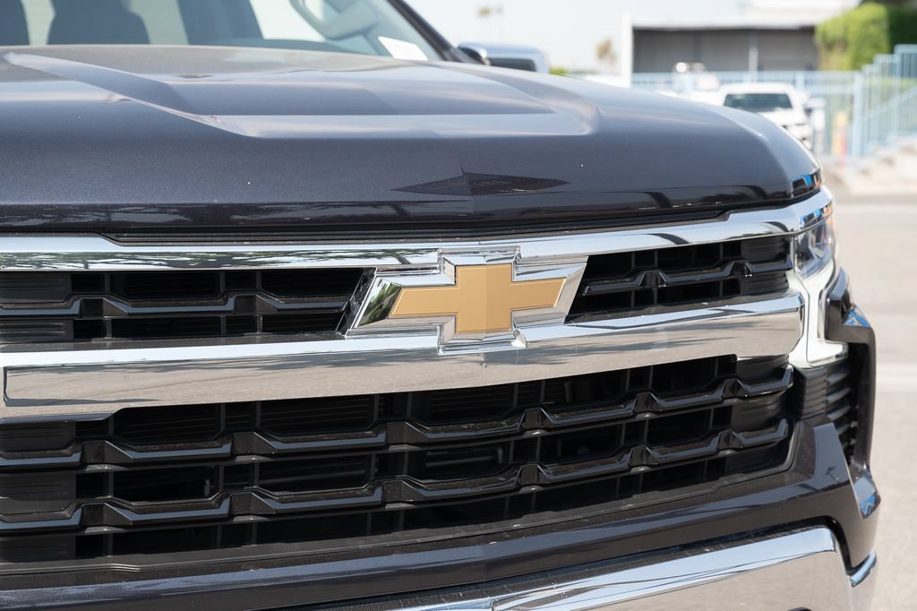 Used 2024 Chevrolet Silverado 1500 LT AWD/4WD image 10