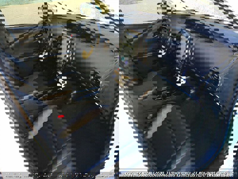 Used 2018 Toyota Prius Four Touring w/ Premium Convenience Package image 28