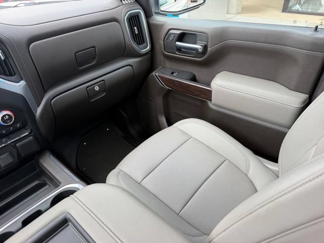 Used 2022 GMC Sierra 1500 SLT w/ SLT Premium Package AWD/4WD image 17