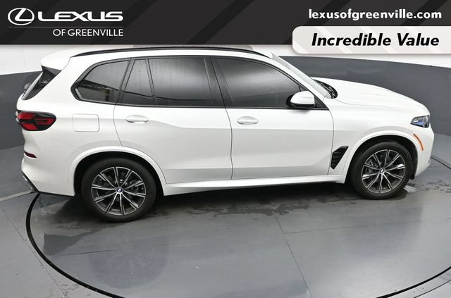 Used 2025 BMW X5 xDrive40i w/ M Sport Package AWD/4WD image 45