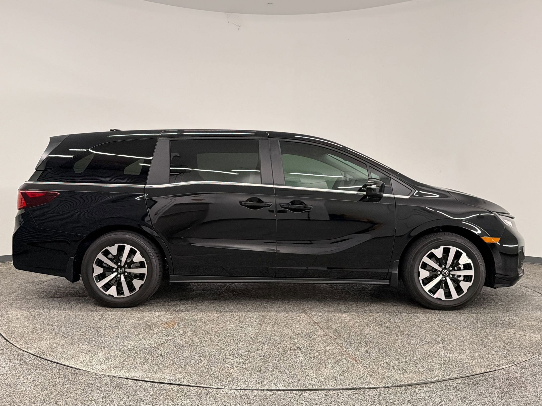 Used 2026 Honda Odyssey EX-L image 7