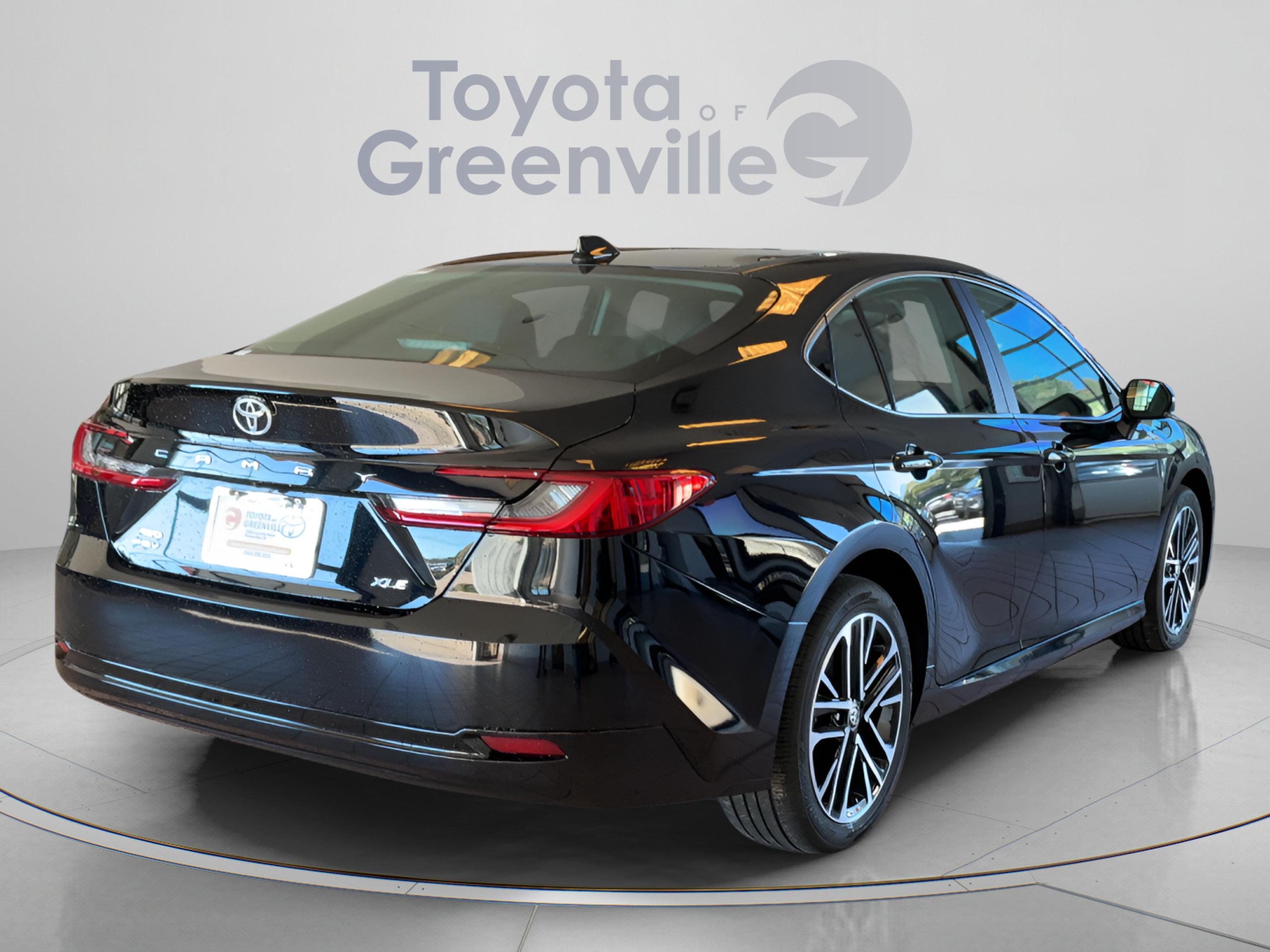 Used 2026 Toyota Camry XLE AWD/4WD image 6