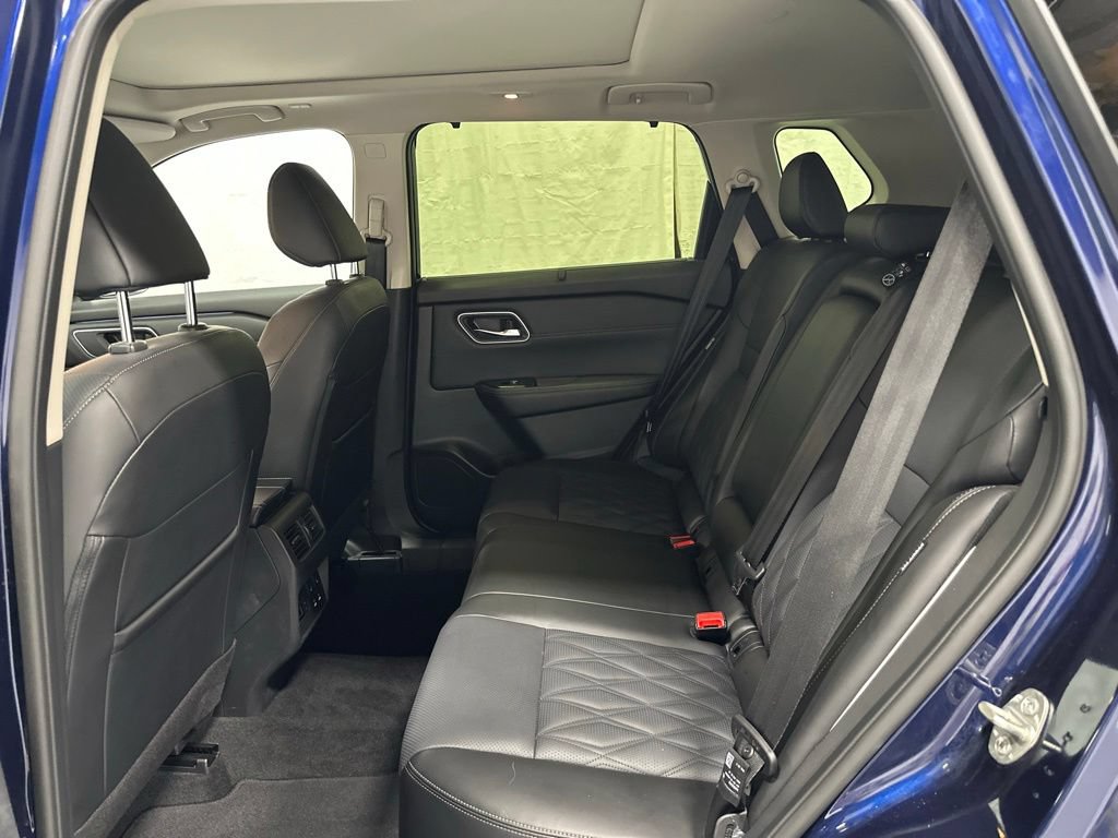 Used 2026 Nissan Rogue Platinum w/ Platinum Premium Package AWD/4WD image 47